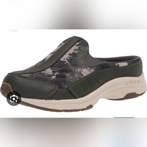 Easy Spirit Womens Camouflage Slip-On Clogs Size 11